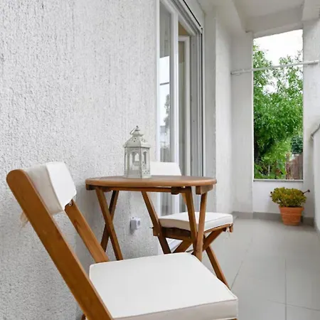 Apartment Sweet Life - With Balcony